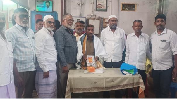 After 40 years of postal delivery, the people of Madurai paid tribute to the retired postman