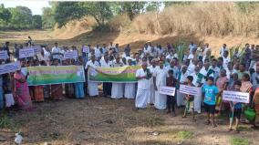 200-farmers-protesting-descended-on-the-hanumanpalli-chennipali-canal