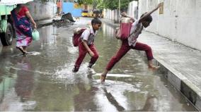 rains-lashes-chennai-but-no-rain-holiday-for-schools