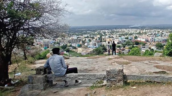 dilapidated childrens park in hosur