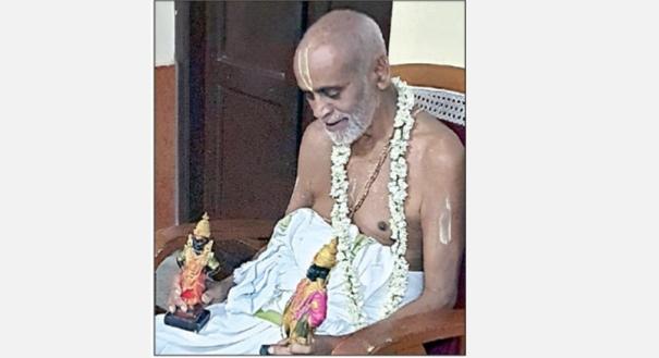 Pembicara spiritual terkenal Sri Krishna Premi Swamy mengambil Thiruvadi bhakta Kulagalan.
