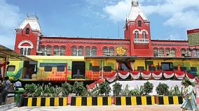 train-coach-restaurant-at-central-railway-station-that-attracts-passengers