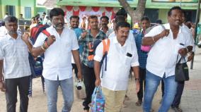 teacher-s-day-celebration-on-krishnagiri-former-students-visit-classroom-with-bag