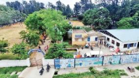 garbage-dump-on-hosur-municipal-school-campus-children-struggle-for-literacy-with-stench