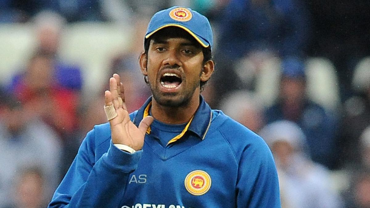 சூதாட்ட புகாரின் பேரில் இலங்கை முன்னாள் வீரர் சசித்ர சேனநாயகே கைது | Former Sri Lankan player Sachithra Senanayake arrested on gambling complaint