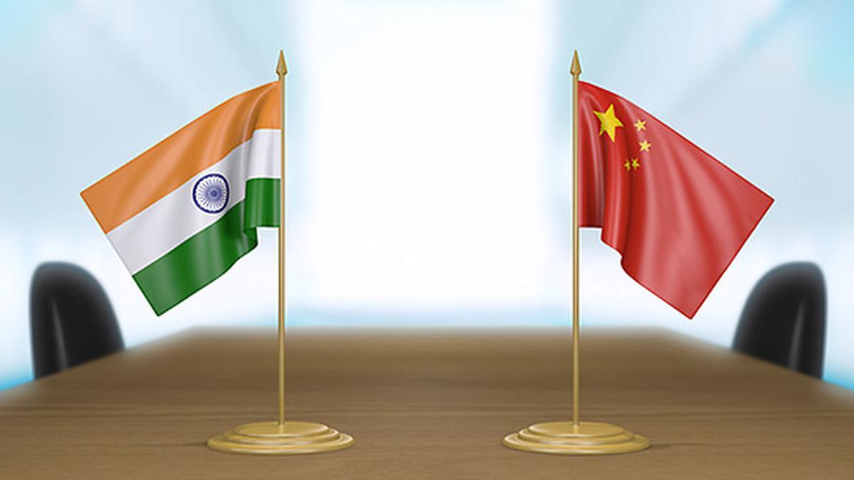 அதிபர் ஜின்பிங் பங்கேற்காவிட்டாலும் இந்தியா – சீனா இடையே உறவு நன்றாக இருக்கிறது: சீன வெளியுறவுத் துறை அறிவிப்பு | India China relations are good despite President Jinping absence China Ministry