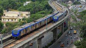 people-expect-for-the-metro-train-to-kelambakkam