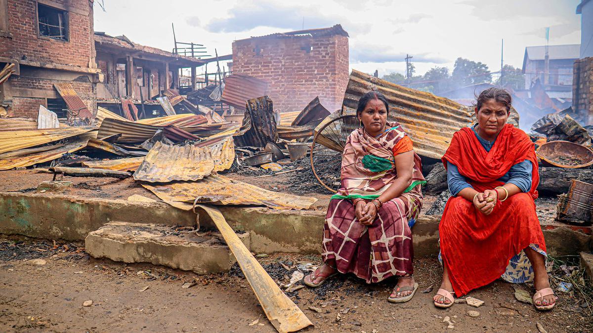 மணிப்பூரில் குகி இனத்தைச் சேர்ந்த மூவர் சுட்டுக் கொலை: மீண்டும் பதற்றம் | Three tribals belonging to Kuki-Zo community shot dead in Manipur