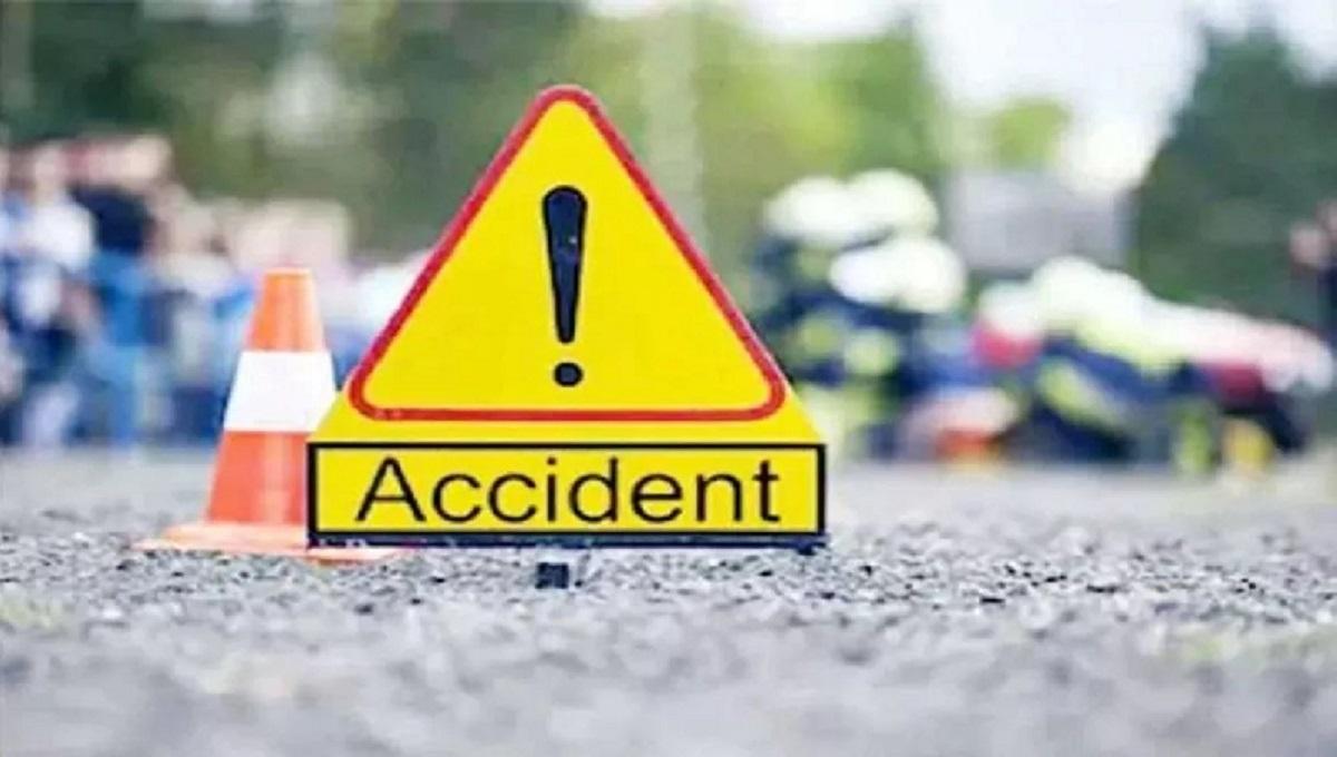 ராஜஸ்தானில் நின்றிருந்த பேருந்து மீது கன்டெய்னர் லாரி மோதி விபத்து: 11 பேர் பலி | 11 killed, 12 injured in Rajasthan as trailer rams into bus on highway