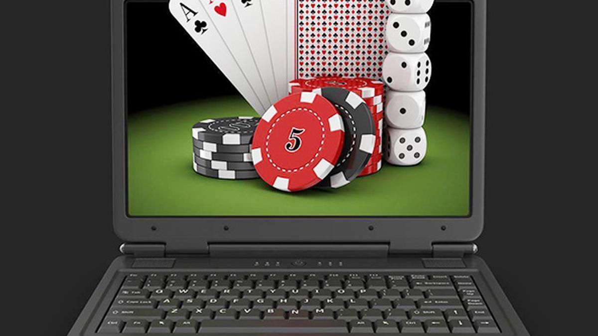 ஆன்லைன் சூதாட்ட தடை சட்டத்தை எதிர்த்த வழக்குகளை தீர்ப்புக்காக ஒத்திவைத்தது ஐகோர்ட் | Case against online gambling ban: Orders reserved
