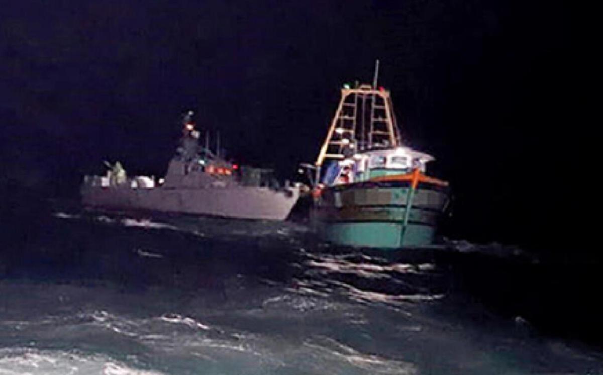 புதுக்கோட்டை மீனவர்கள் 9 பேரை கைது செய்தது இலங்கை கடற்படை | 9 Pudukottai Fishermen Arrested by Sri Lankan Navy