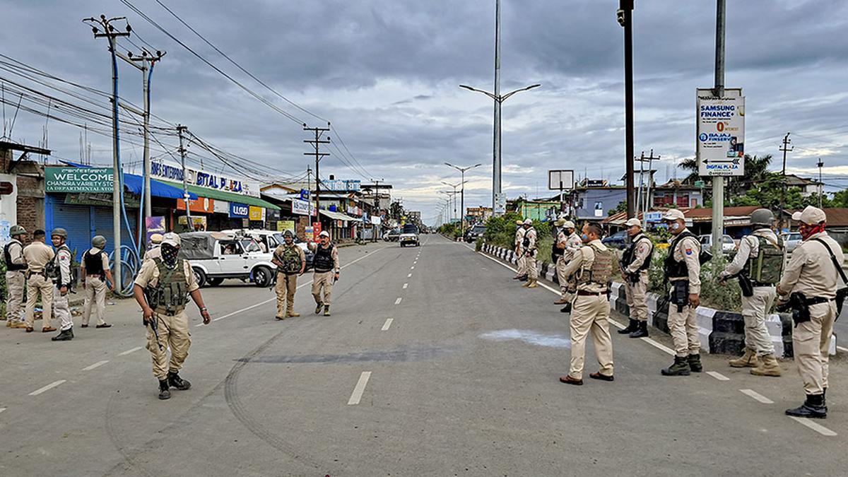 மணிப்பூர் வன்முறையில் 4 மாதங்களில் 175 பேர் உயிரிழப்பு; 1,108 பேர் காயம் – போலீஸ் தகவல் | 175 killed, 1,108 injured in Manipur violence in 4 months – police 