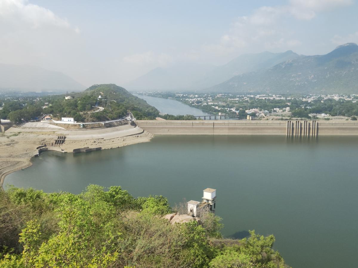 மேட்டூர் அணை நீர் இருப்பு 13 டிஎம்சி ஆக சரிவு: கேள்விக்குறியாகும் சம்பா, தாளடி சாகுபடி! | Mettur Dam Water Storage Drops to 13 TMC