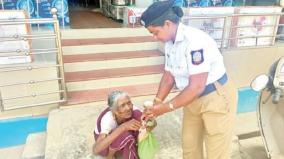 kudos-woman-policeman-who-rescued-the-old-woman-who-had-fainted-on-thingal-nagar-road-and-gave-her-food