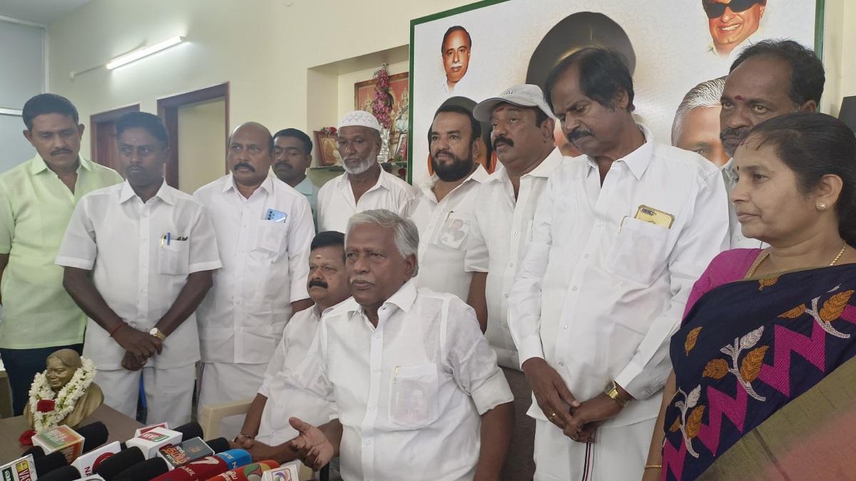 “நம்பிக்கை துரோகத்தின் சின்னம்தான் பண்ருட்டி ராமச்சந்திரன்” – கே.பி.முனுசாமி கொந்தளிப்பு | KP Munusamy vehemently criticizes Panrutti Ramachandran