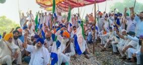 punjab-farmers-protest-for-third-day-affects-train-service