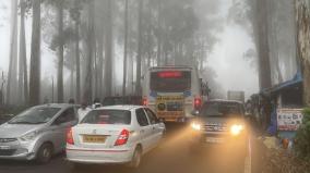 fog-turns-day-into-night-in-kodaikanal-tourists-enjoys