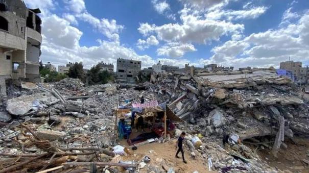 Gaza people suffer without food and drinking water over israel attack