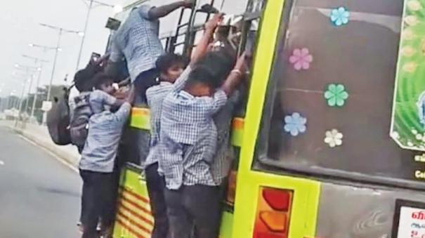 Students foot board travel issue in kallakurichi