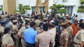 sivakasi-fire-accident-relatives-of-victims-protest
