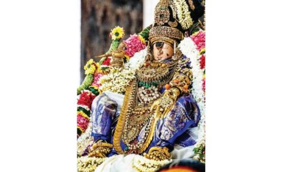 Thayar Thiruvadi Sevai at Srirangam Ranganathar Temple