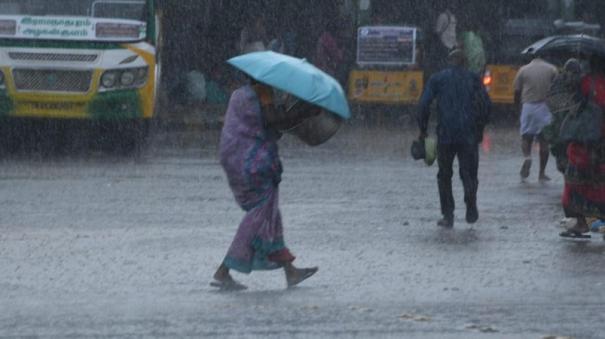 Cyclone Hamoon makes landfall in coastal Bangladesh