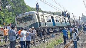 electric-train-derailed-at-avadi-railway-station