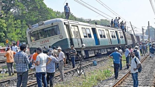Electric train derailment near Avadi
