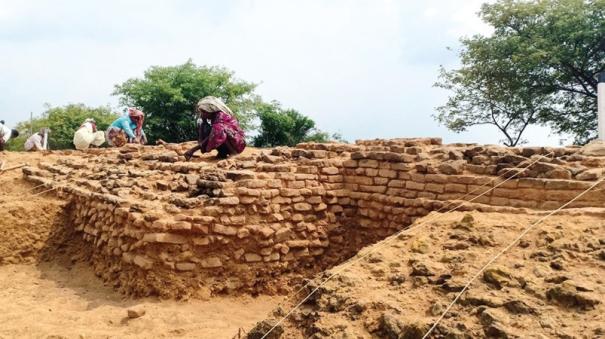 Fort Wall Discovered in Excavation