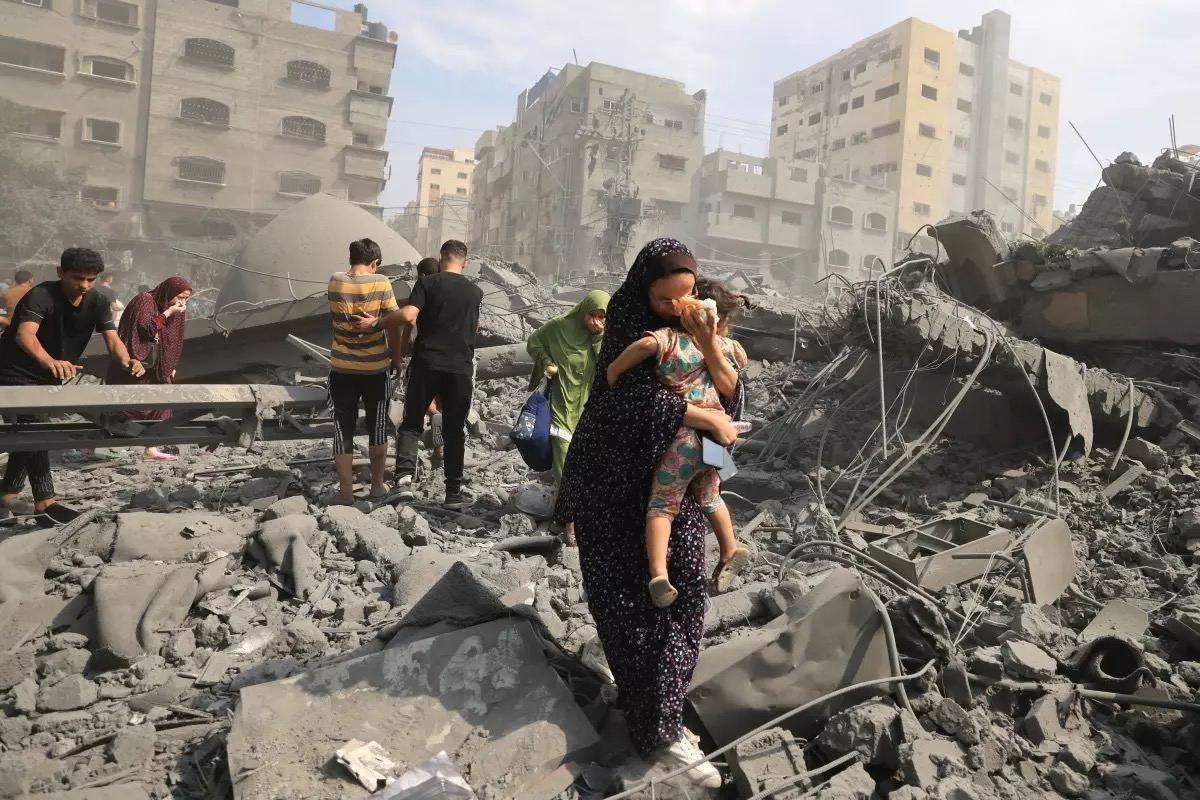 Israel attacks Gaza hospital areas: UN says many patients are suffering