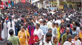 people-gathered-to-buy-new-clothes-foe-diwali