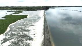 virudhunagar-kullursandai-dam-overflowing-due-to-continuous-rains-footbridge-submerged