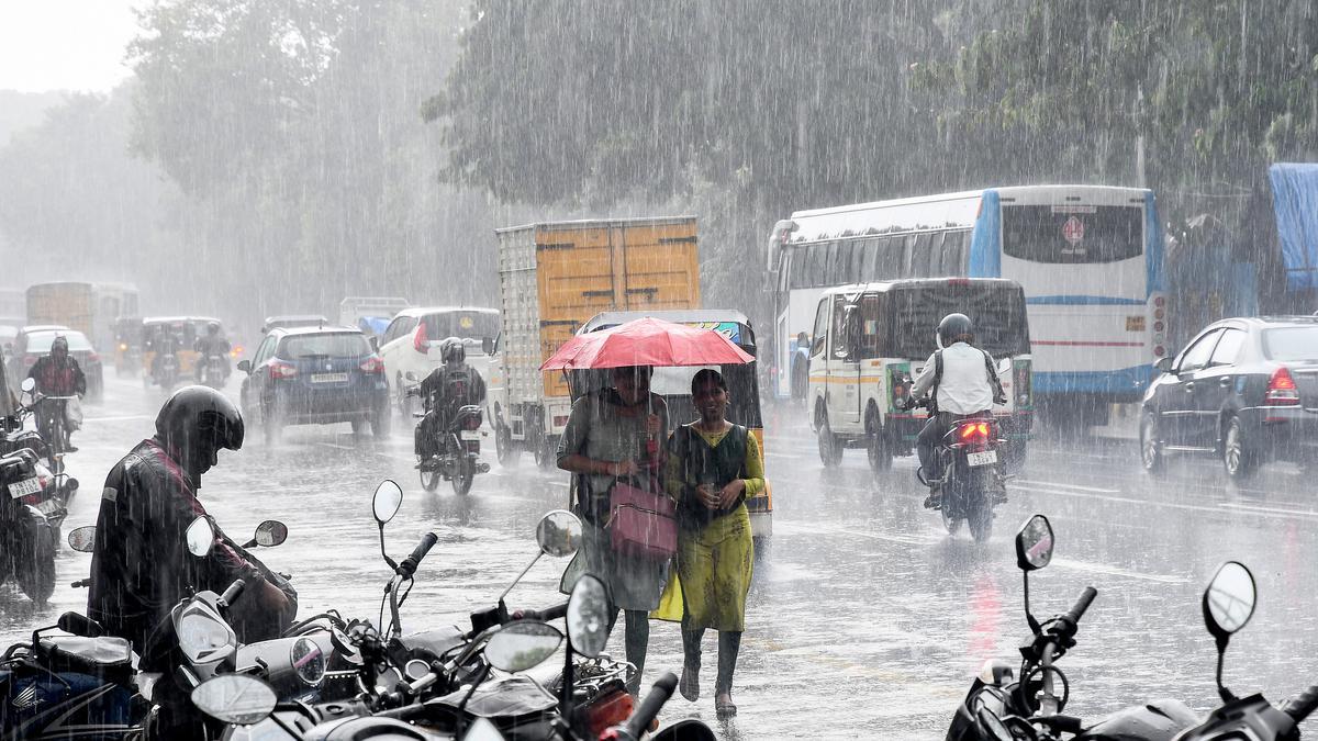 தமிழகத்தில் டெல்டா உள்ளிட்ட 12 மாவட்டங்களில் இன்று கனமழைக்கு வாய்ப்பு | Heavy rain is likely in 12 districts including Delta in Tamil Nadu today