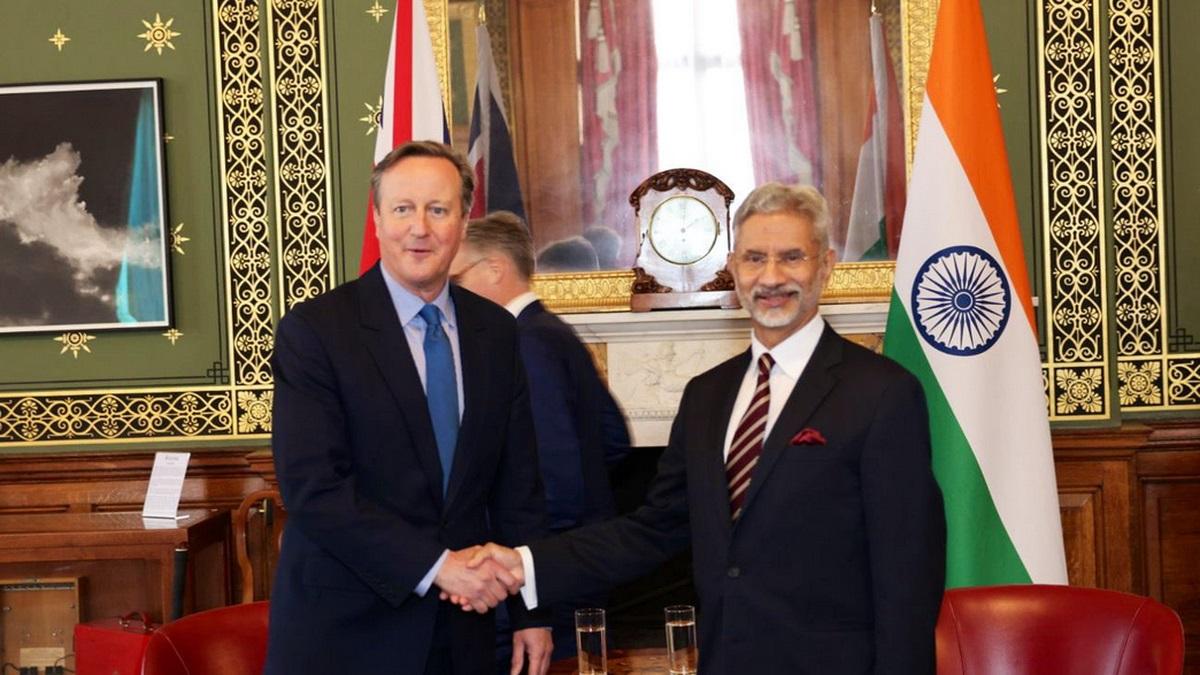 புதிதாக நியமிக்கப்பட்ட பிரிட்டன் வெளியுறவு அமைச்சருடன் ஜெய்சங்கர் சந்திப்பு | Jaishankar meets newly appointed U.K. Foreign Secretary David Cameron