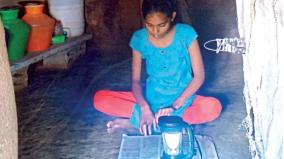 teachers-and-students-lit-the-education-lamp-with-solar