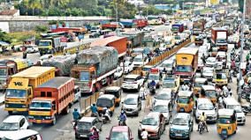 people-stuck-in-heavy-traffic-at-bypass-roundabout-in-salem