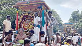 swami-girivalam-at-tiruvannamalai