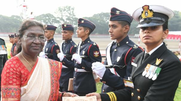 President of India reviews passing out parade of 145th course of National Defence Academy