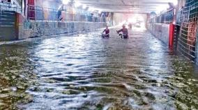 heavy-rain-lashed-the-suburbs-of-chennai-congestion-on-roads-due-to-stagnant-rain-water