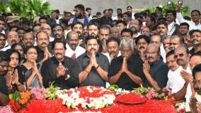 7th-anniversary-celebration-tributes-led-by-palaniswami-at-jayalalithaa-memorial