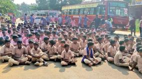 students-protest-in-support-of-the-teacher