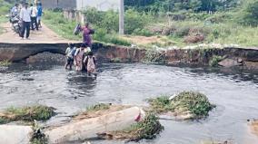 students-and-public-cross-the-river-with-fear-in-kanchipuram