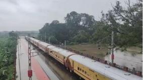 srivaikuntam-passengers-trapped-in-train-to-be-rescued-by-evening-railways-notification