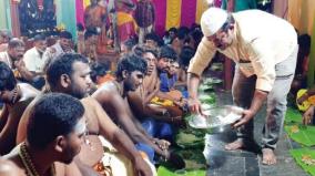 muslims-giving-alms-to-ayyappa-devotees-stressing-religious-harmony-krishnagiri