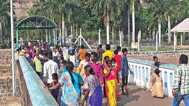 Mettur Dam Park Receives 57000 Travelers on 10 Days