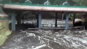 wild-floods-around-thirumoorthy-malai-amanalingeswarar-temple