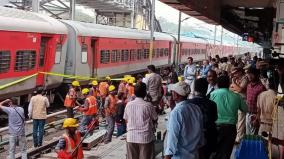 charminar-train-accident-10-passengers-injured