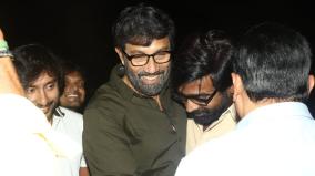 vijaysethupathi-talk-about-sathyaraj-in-singapore-saloon-trailer-launch