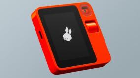 rabbit-r1-replacement-for-mobile-phone-features-including-ai-leads-sale