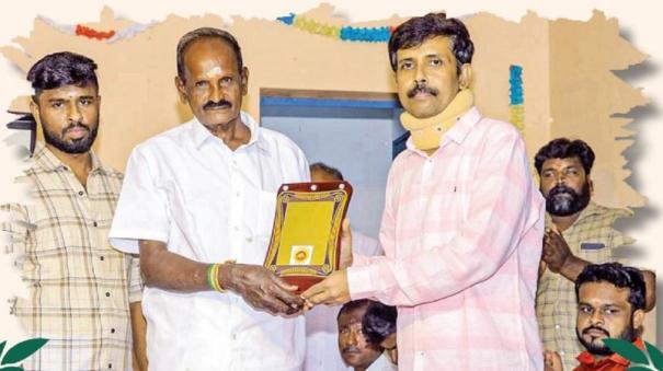 Villagers Award to a Graduate who Restored Agriculture near Kallal